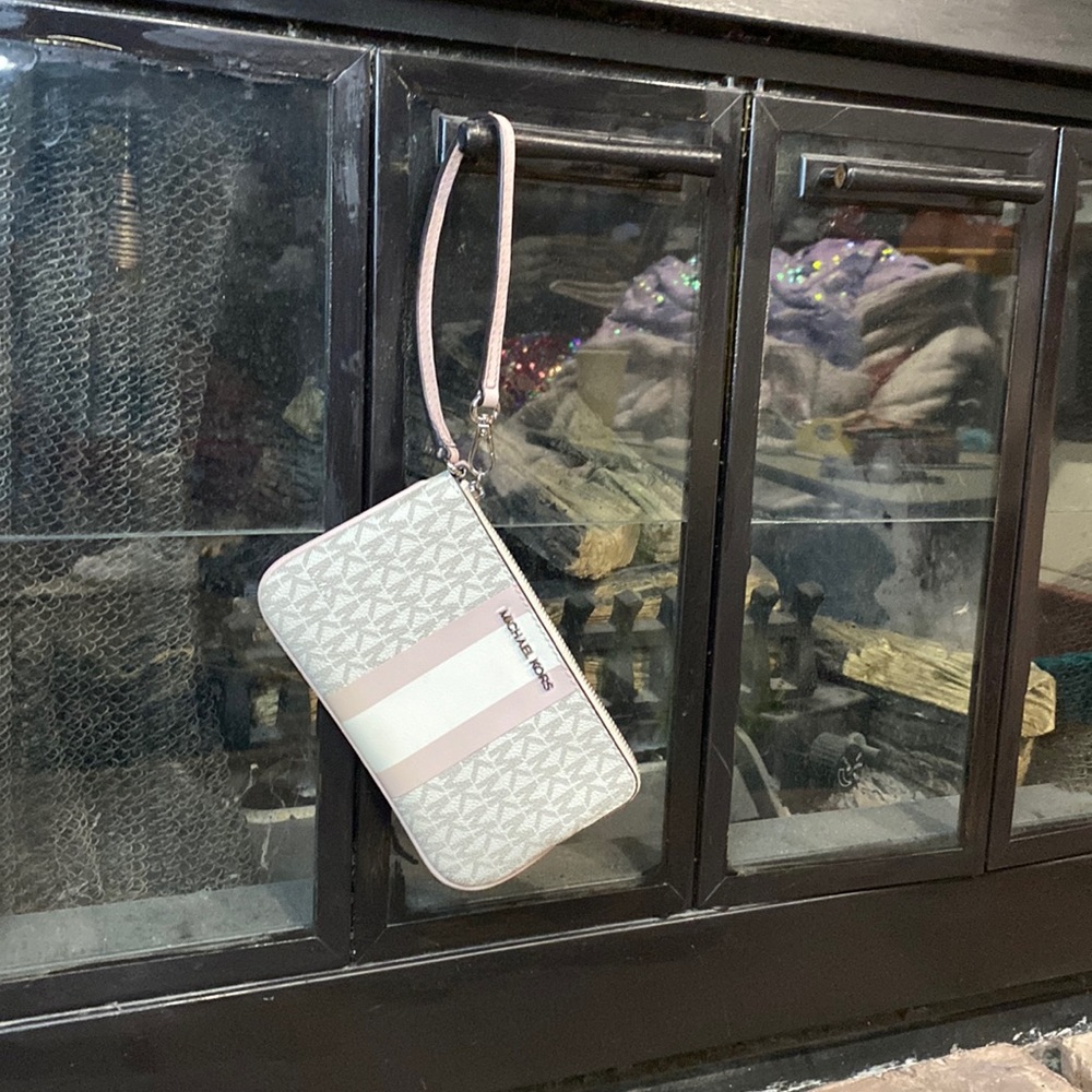 Michael Kors purse